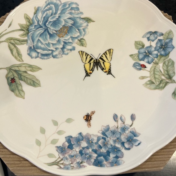 Lenox Butterfly Meadow Blue 12 piece Dinnerware set BONUS Tea Kettle - Picture 3 of 10